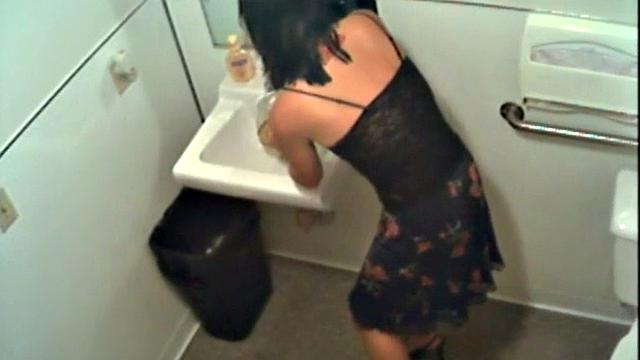 Kinky amateur pissing in restroom