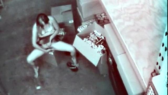 Real teen rubbing her pussy