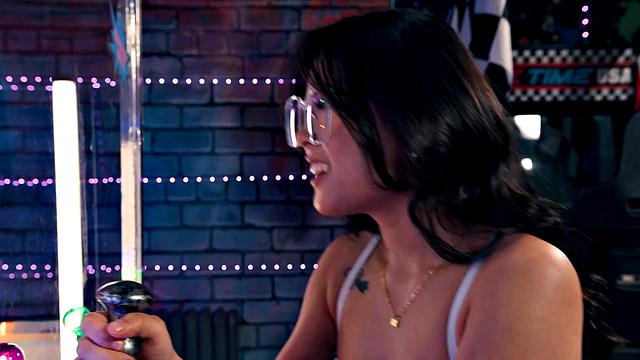 TRANSFIXED - Petite Lulu Chu Receives DOUBLE PENETRATION Prize From Izzy Wilde & Zariah Aura