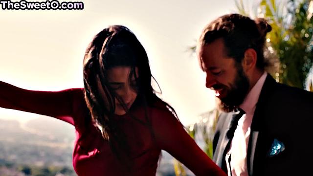 Petite 21yo babe drilled outdoors