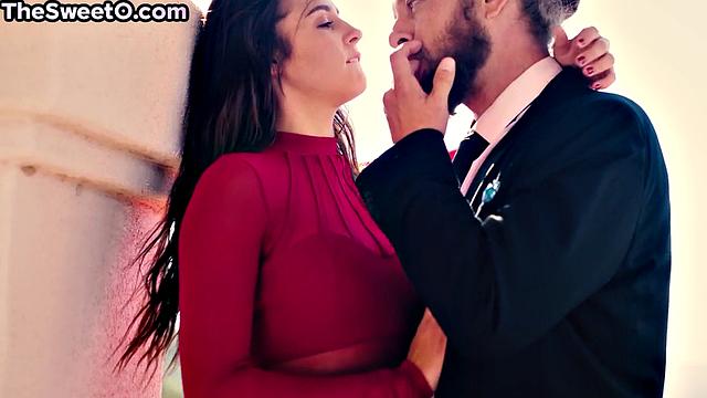 Petite 21yo babe drilled outdoors