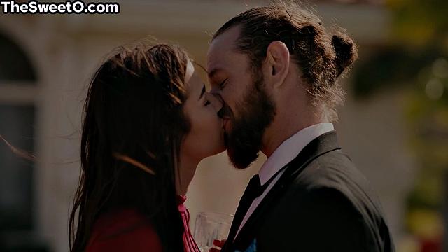 Petite 21yo babe drilled outdoors