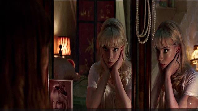 Thomasin McKenzie hot, Anya Taylor-Joy sexy, bra