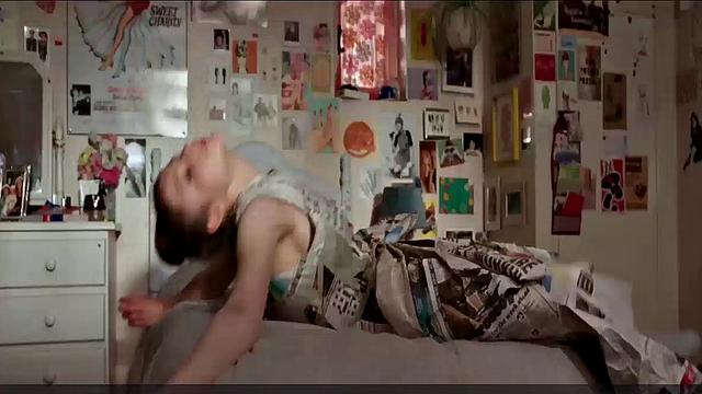 Thomasin McKenzie hot, Anya Taylor-Joy sexy, bra