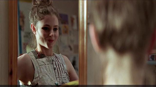 Thomasin McKenzie hot, Anya Taylor-Joy sexy, bra