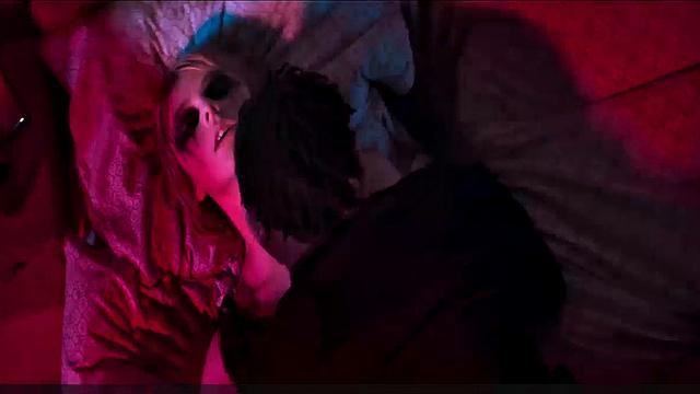 Thomasin McKenzie hot, Anya Taylor-Joy sexy, bra