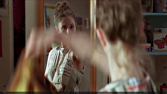 Thomasin McKenzie hot, Anya Taylor-Joy sexy, bra