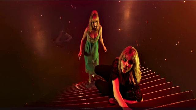 Thomasin McKenzie hot, Anya Taylor-Joy sexy, bra