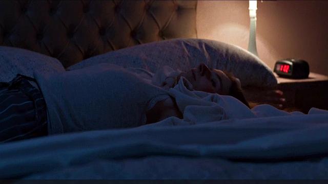 Thomasin McKenzie hot, Anya Taylor-Joy sexy, bra