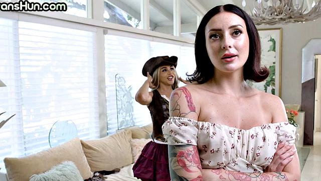 Inked Tranny analfucking bigtitted babe while kissing