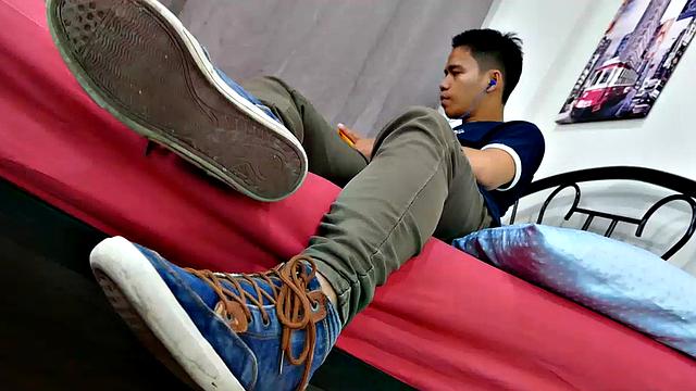 Gay Asian twink Marcon tries to not jerk off so much by listening to some tunes. But his obsession with male feet keeps him thinking about feet most of the time. Marcon gives in and starts feeling horny, needing to have a wank.