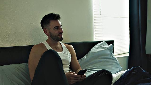 Experienced Sex Worker Teaches Newbie Roommate How To Film - Liam Hunt, Sumner Blayne - DisruptiveFilms