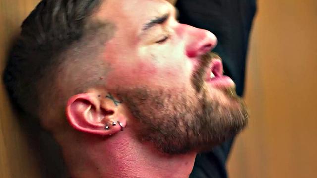 Experienced Sex Worker Teaches Newbie Roommate How To Film - Liam Hunt, Sumner Blayne - DisruptiveFilms