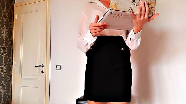 SPH solo babe in stockings talks dirty about small cocks