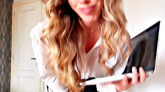 SPH solo babe in stockings talks dirty about small cocks