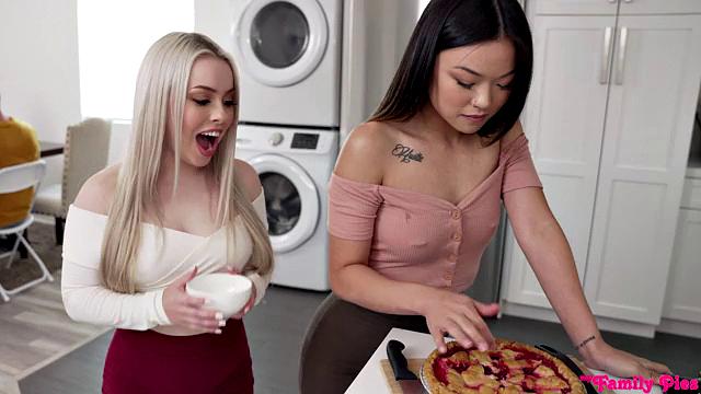 Stepbrother Is Thankful For His - S22:E3