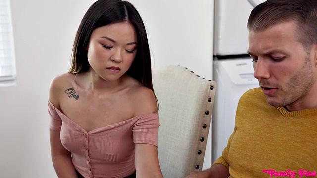 Stepbrother Is Thankful For His - S22:E3