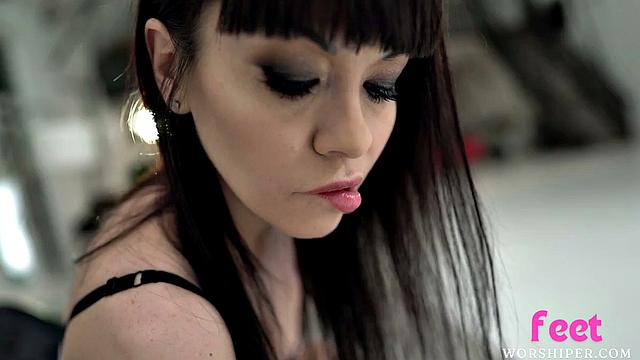 Cute babe analdestroyed by BF