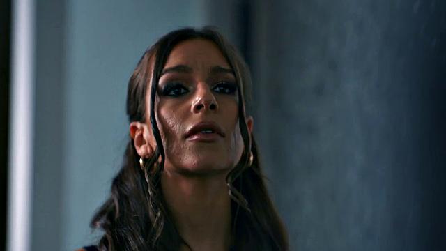 Stunning babe sucks cock and gets pussypounded by her lover