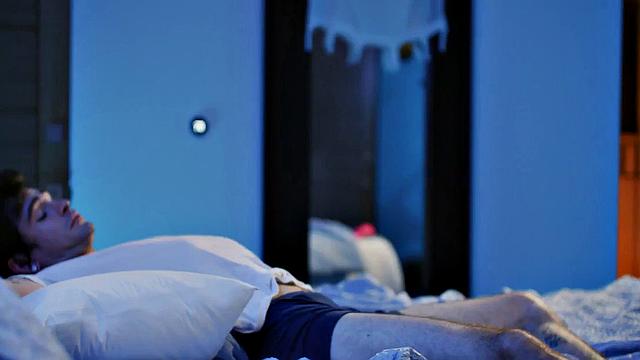 Stunning babe sucks cock and gets pussypounded by her lover