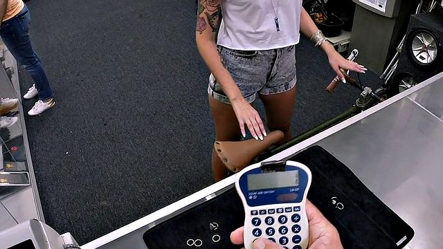 Pawnshop beauty enjoys blowing dick b4 warm load in mouth