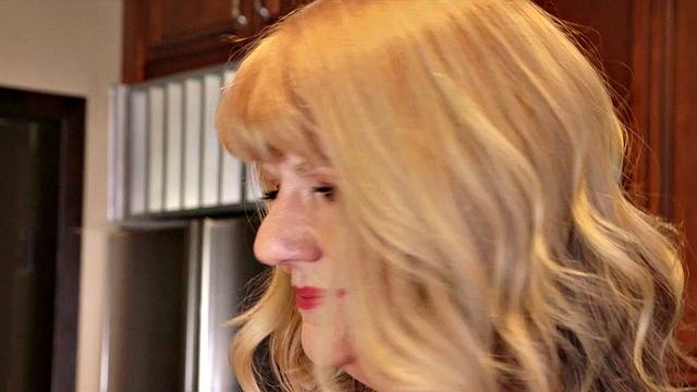 Granny's kitchen magician: the fuck machine!