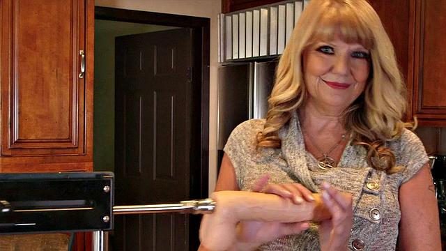 Granny's kitchen magician: the fuck machine!