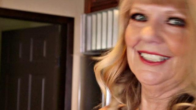 Granny's kitchen magician: the fuck machine!