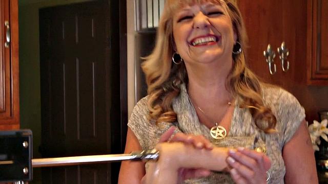 Granny's kitchen magician: the fuck machine!