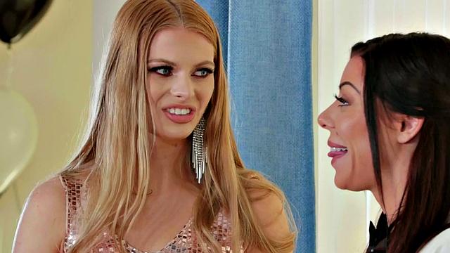 Lez inked waitress enjoys tribbing with Bday babe