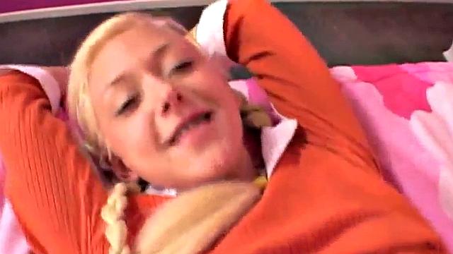 Cock hungry teen getting pussy fucked