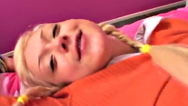 Cock hungry teen getting pussy fucked