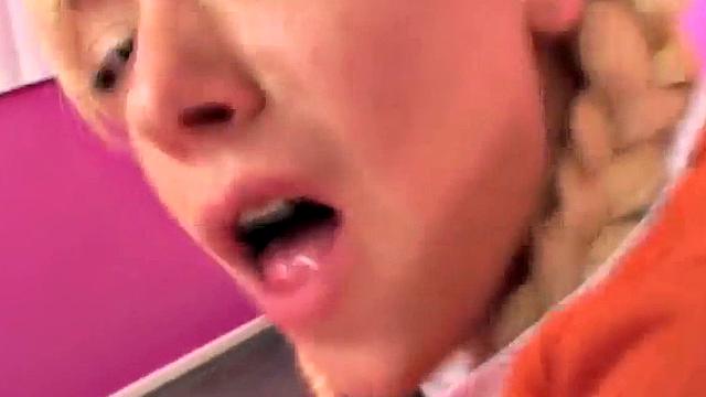 Cock hungry teen getting pussy fucked