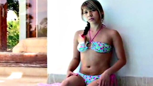 Teen newbie rubbing pussy