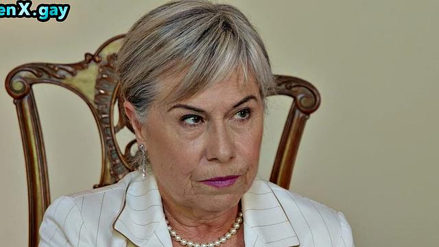 Royal bareback fucks servant ass after breakfast