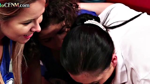 IR CFNM locker room cheerleaders give BJ in group