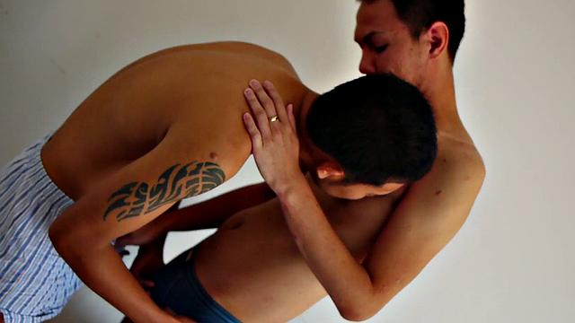 Weird Asian Twink Fuvked In Pissing Anal By Bf At Home