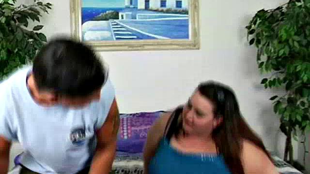 Pretty BBW Hook Up in Park
