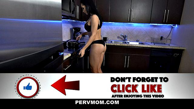 Foreign MILF Gets Fucked