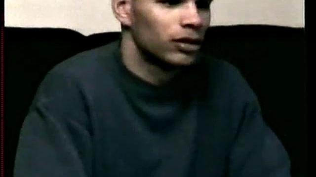 Дино дрочит и ждет горячей разрядки от мужика, нельзя отвести глаз от страсти геев!