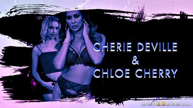 Черри ДеВиль учит парочку, как по-настоящему трахаться перед кражей дома.