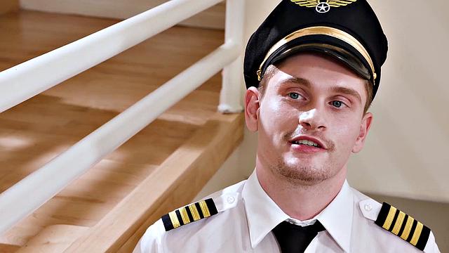 Джэй Ти и Кэрри Эмберлин: рыжая транса-стюардесса развлекает пилота после долгого рейса