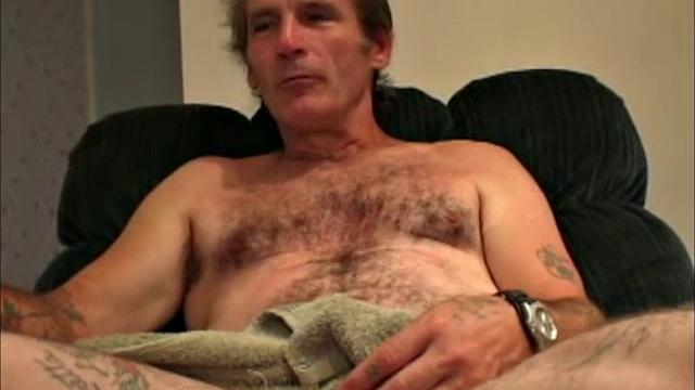10 years of secretaries and bosses with huge breasts: those of you who have been loyal followers of the site will remember this fantastic man from around 10 years ago. So where has he been all this time?