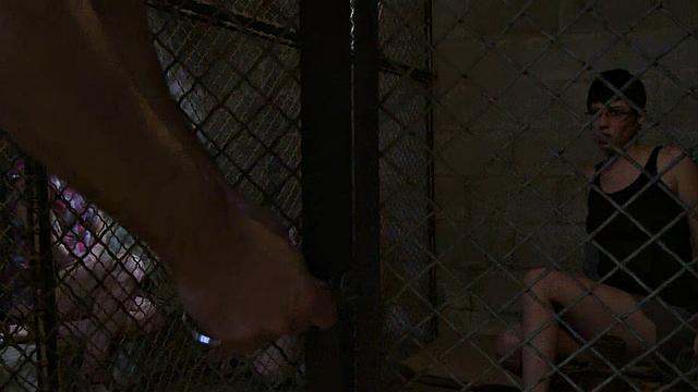 горячий мастер издевается над сосками брюнетки в жёстком бдсм