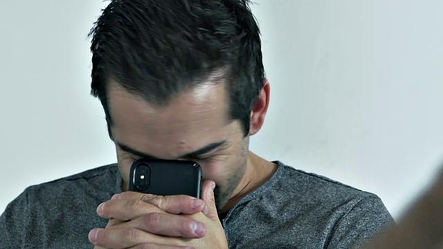 Ванесса Сиерра появляется по желанию и жарко трахается на офисном столе