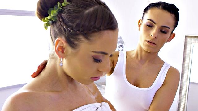 Les oiled babes with big boobs lick pussy on massage