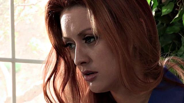 Showering girlfriend pussylicked before sucking cock in duo