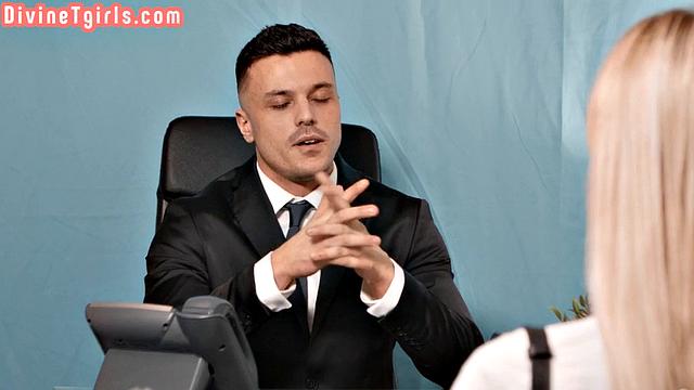 Blonde TS hard doggysmashed