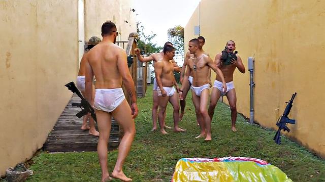 Cockriding army guy fucked in anal hole by nasty stud