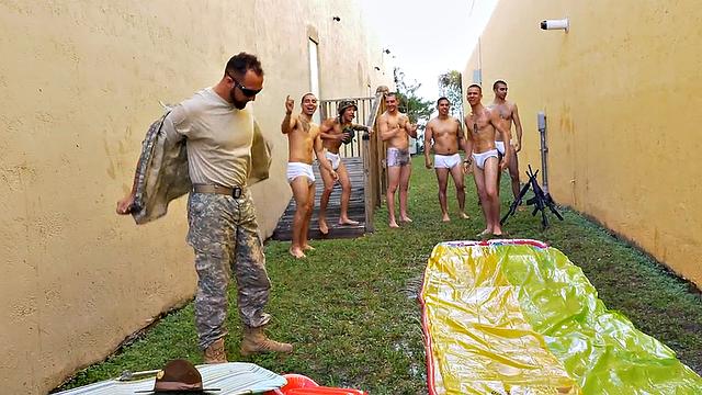 Cockriding army guy fucked in anal hole by nasty stud